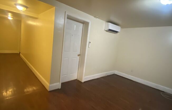 1 bed, 1 bath, 12 sqft, $825, Unit Unit TA