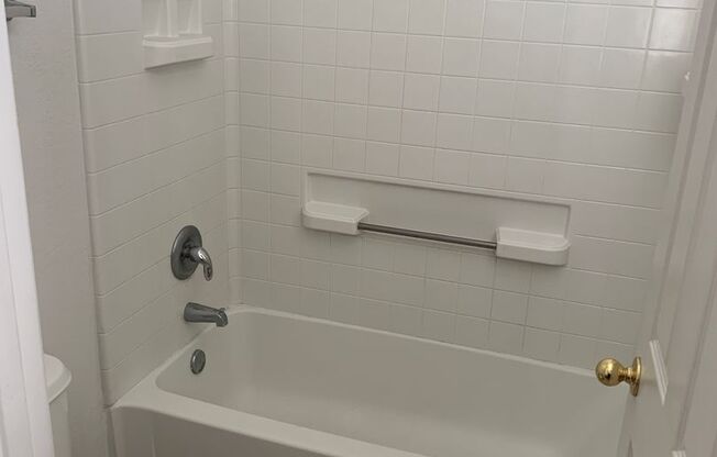 Studio, 1 bath, 450 sqft, $1,595, Unit Unit B