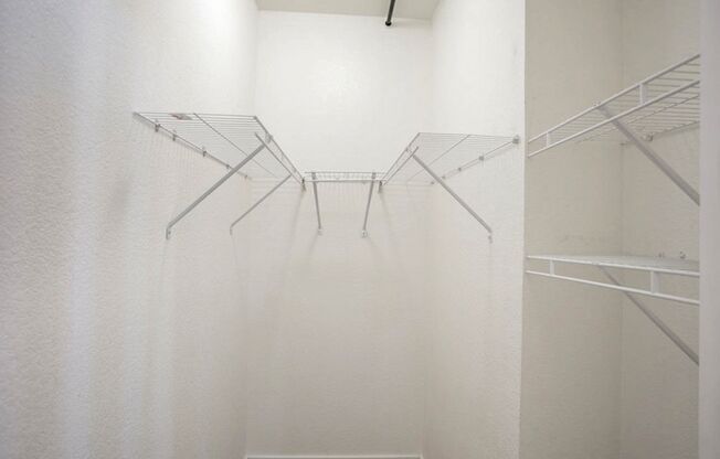 3 beds, 2 baths, $1,595, Unit Building #11