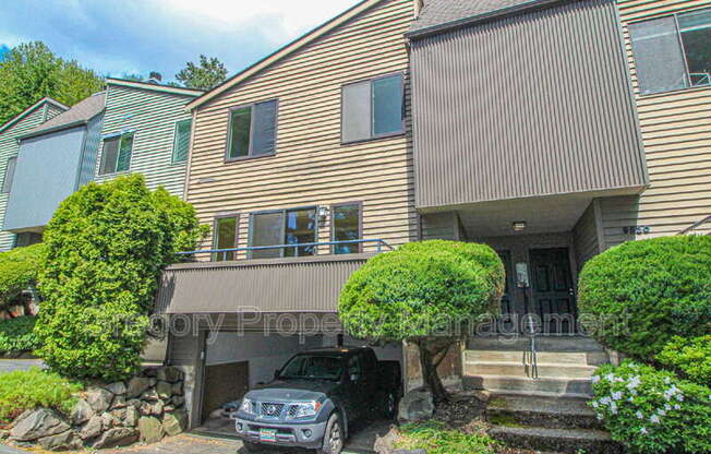 9828 NE 137 ST