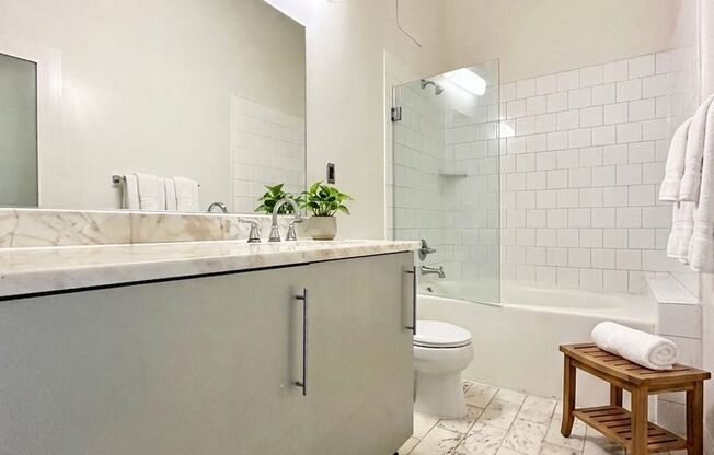 3 beds, 2 baths, 1,950 sqft, $5,500, Unit 1205