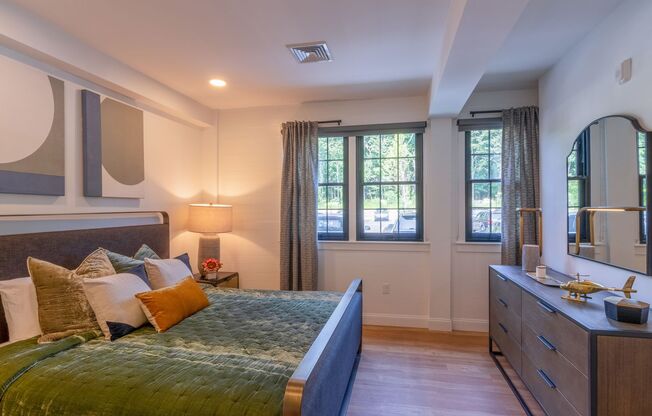 2 beds, 2 baths, 931 sqft, $3,000, Unit 44-301