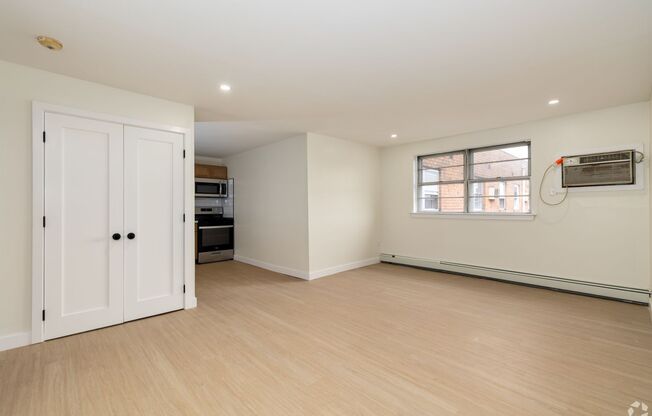 2 beds, 1 bath, 875 sqft, $1,575, Unit A17