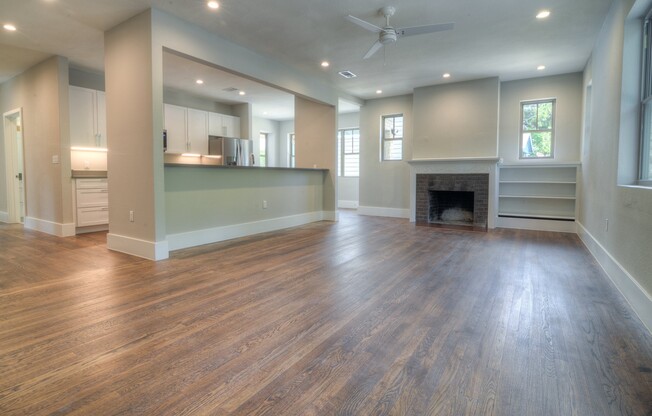 UT PRE-LEASE: 2018 Remodeled 6 bed/4 bath North Campus Home, Luxury Finishes, Walk to UT