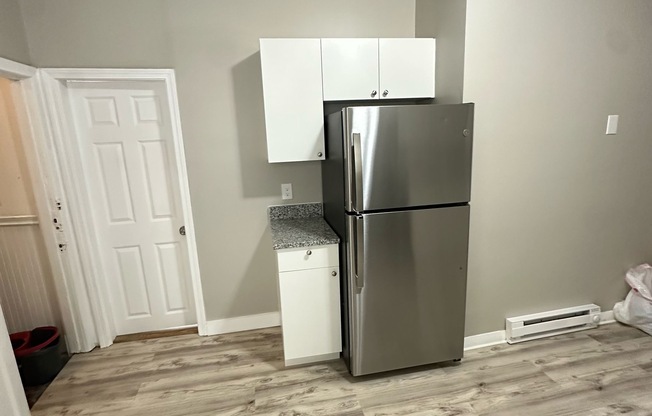 4 beds, 1 bath, $3,450, Unit 3