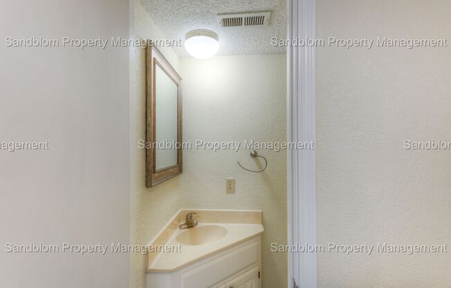 2 beds, 1.5 baths, $1,275