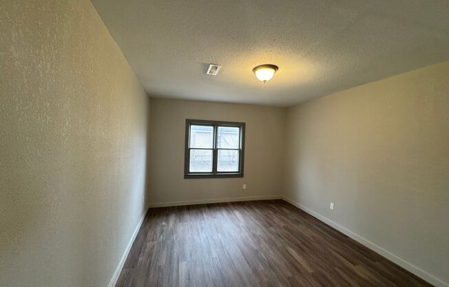 3 beds, 1 bath, $1,195