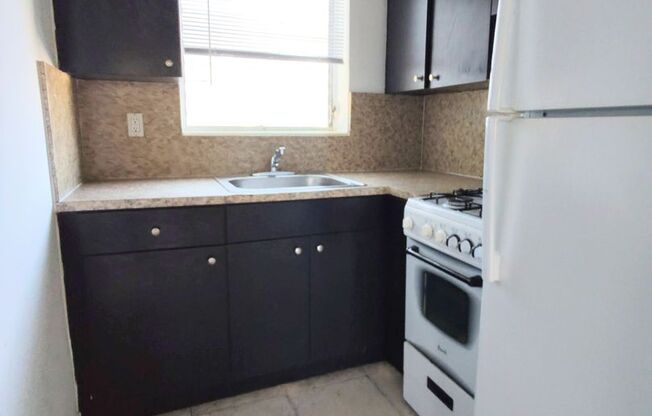 Studio, 1 bath, $1,200, Unit 1565 SW 6th St #6