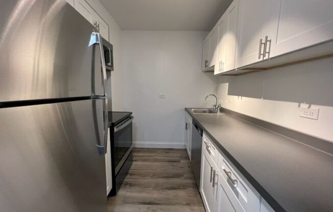 2 beds, 1 bath, 1,100 sqft, $1,995, Unit 0701
