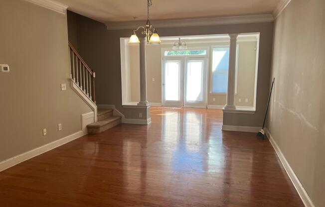 155 PT COMFORT LN