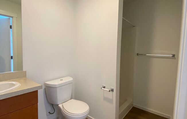 Studio, 1 bath, 175 sqft, $1,265, Unit 4212