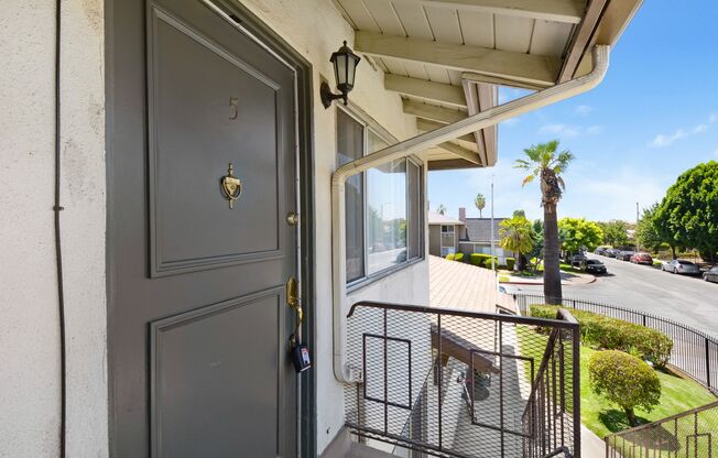 372 N. Vecino Dr.