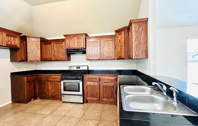 3 beds, 2 baths, $1,695