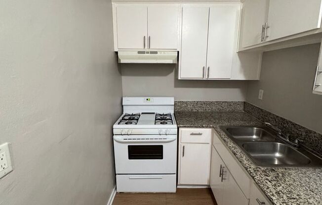 Studio, 1 bath, 440 sqft, $1,233, Unit 102a
