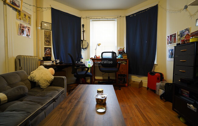 6 Camelot Ct