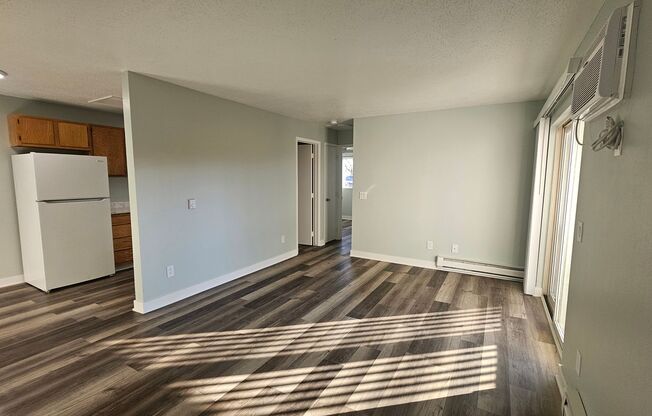 2 beds, 1 bath, $915, Unit 41