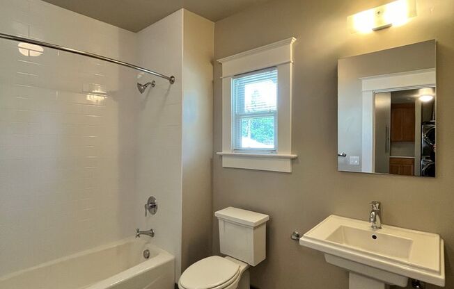 1 bed, 1 bath, $2,095