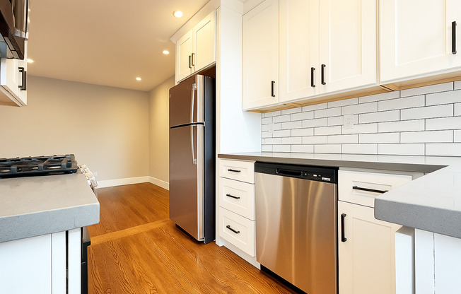 1435-1437 19th Avenue