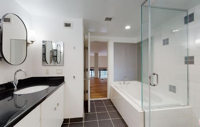 2 beds, 1.5 baths, 1,040 sqft, $3,980, Unit 1708