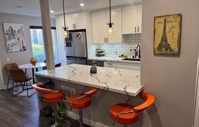 Stunning 2 bedroom, 1.5 bathrooms, 2 story townhouse for rent in Allure Condos in Serra Mesa!