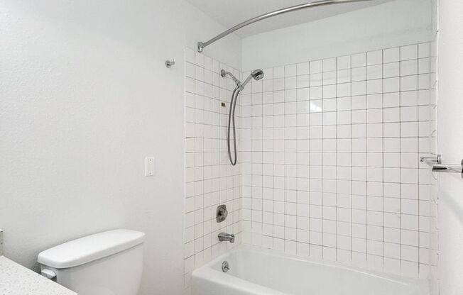 Studio, 1 bath, 480 sqft, $1,585, Unit 428
