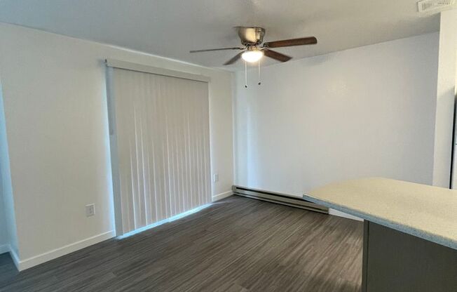2 beds, 1 bath, 902 sqft, $1,150, Unit H - 085*