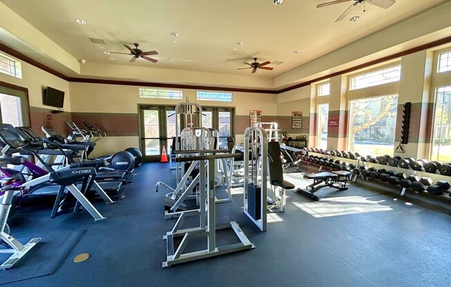 Beautiful Multi-Level 2-Bedroom Condo in Victoria Gardens HOA!