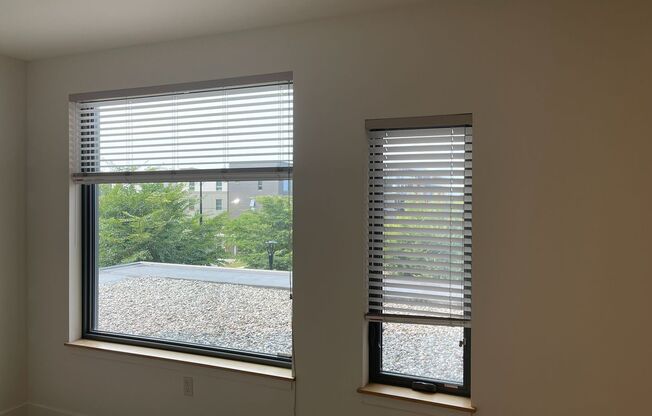 1 bed, 1 bath, 670 sqft, $2,125, Unit 231