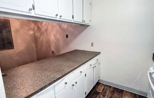 2 beds, 2 baths, 988 sqft, $2,175, Unit 122