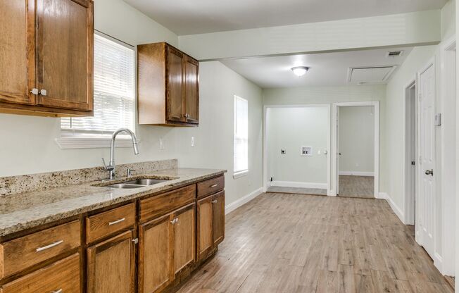 (PENDING) 3 Bed 2 Bath House for Rent in Dallas!