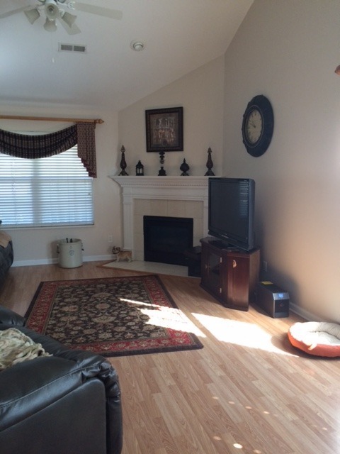 3 beds, 2.5 baths, $2,600