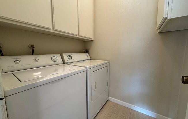 2 beds, 2 baths, $3,300, Unit # 220