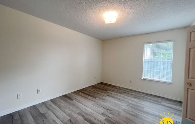 Renovated 2-Bedroom Unit in Crestview!