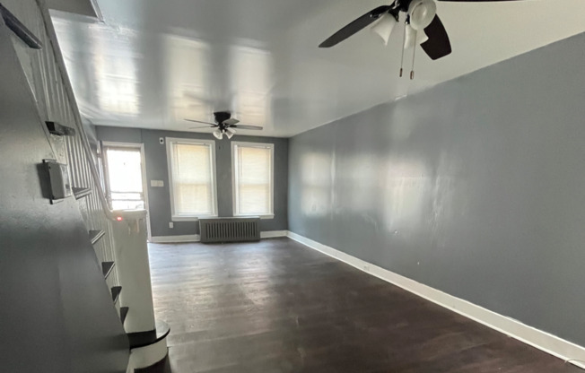 3 beds, 1 bath, $1,100