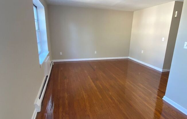 1 bed, 1 bath, 650 sqft, $1,550