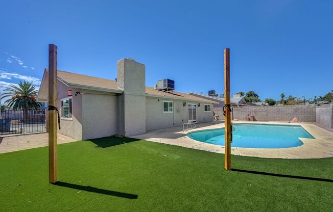 FULLY REMODELED SINGLE-STORY HOME WITH PRIVATE POOL!