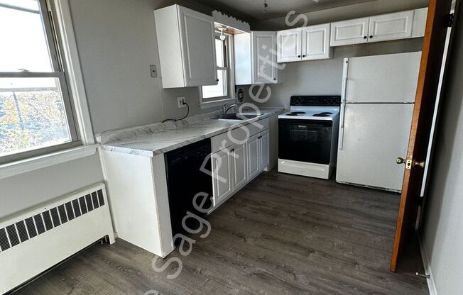 3 beds, 1.5 baths, 1,287 sqft, $1,795, Unit Unit 2