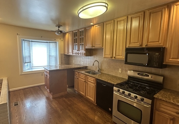 22 E 24 ST