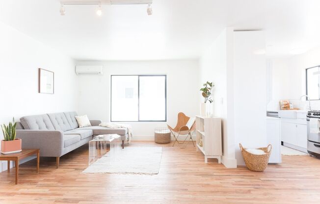 252 S AVE 18