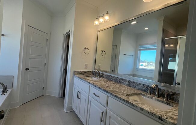 Stunning New Construction in Baton Rouge!