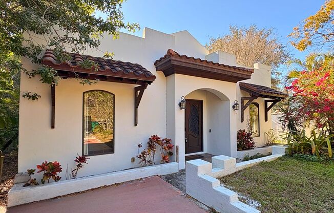 Mediterranean-Style Waterfront Home on Lake Tarpon- 3bed|2bath