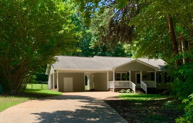 Beautiful home, tons of trees on a cul-de-sac lot!