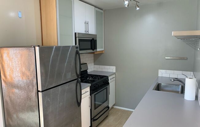 1 bed, 1 bath, $2,295