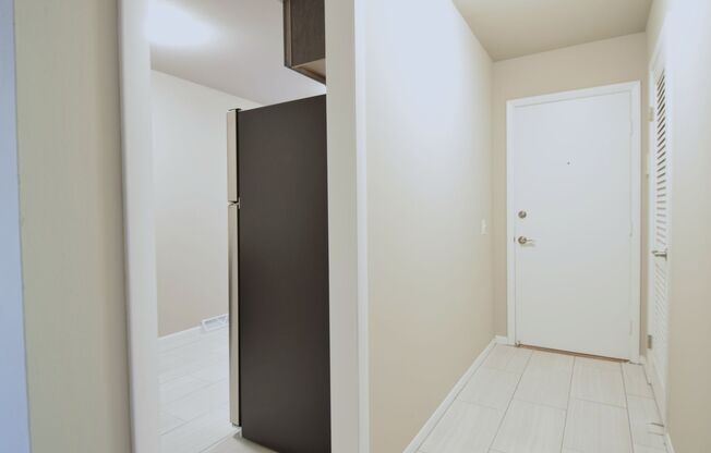 3 beds, 2 baths, 1,300 sqft, $2,480, Unit 3111-5