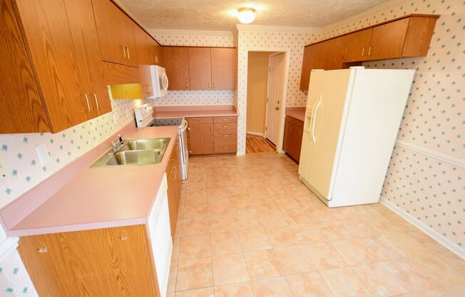 4 beds, 2 baths, $1,650