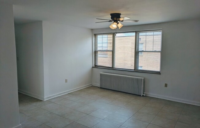 2 beds, 1 bath, $1,795, Unit 411C