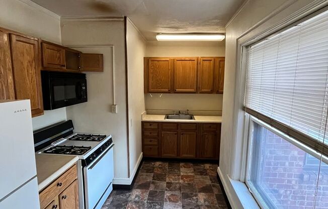 1 bed, 1 bath, 800 sqft, $775, Unit 306
