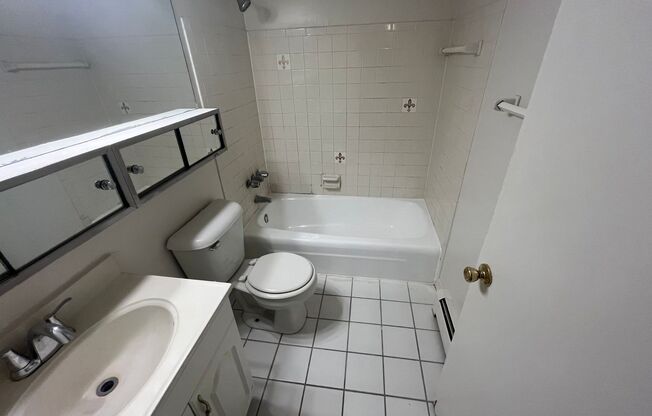 1 bed, 1 bath, $1,225, Unit 211