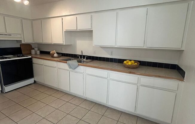 1 bed, 1 bath, 620 sqft, $1,199, Unit MKEB-101