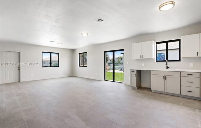 981 NW 4TH AVE POMPANO BEACH, FL 33060